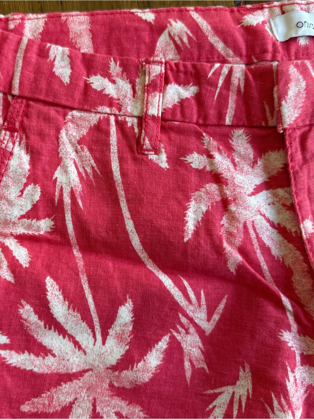 Onia Linen Blend Chambray Palm Print Austin Shorts | Size 30 - Picture 8 of 12